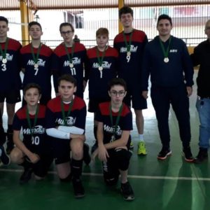 TIME DE VÔLEI MASCULINO CAMPEÃO NA FASE REGIONAL DOS JOGOS ESCOLARES DO PARANÁ